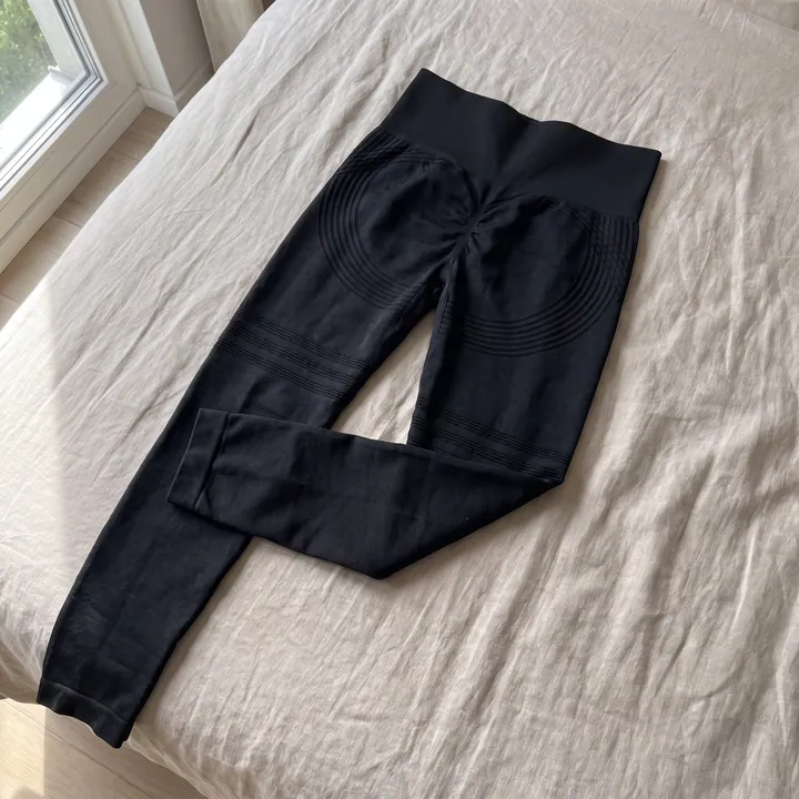 Guméa 3D-muotoilevat leggingsit